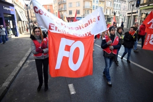 Réforme des retraites : un défilé de slogans au Puy-en-Velay (vidéo)