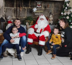 Bas-en-Basset : le Père Noël invité pour une série de photos avec le Sou des écoles