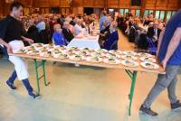 Tence : 260 seniors réunis à bonne table