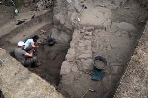 Monistrol-sur-Loire : de nouvelles fouilles archéologiques et de nouvelles découvertes au Château-Vieux (vidéo)