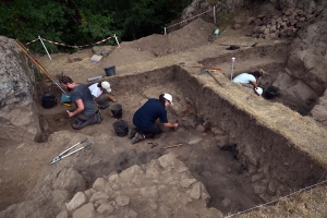 Monistrol-sur-Loire : de nouvelles fouilles archéologiques et de nouvelles découvertes au Château-Vieux (vidéo)