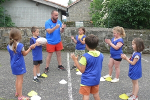 Des écoliers de Grazac découvrent le rugby