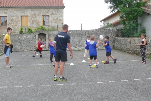 Des écoliers de Grazac découvrent le rugby