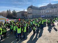 Gilets jaunes : un rassemblement sur le Breuil au Puy, Laurent Wauquiez se mêle aux manifestants