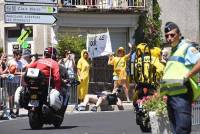 Une dernière fête pour le Tour de France au bord des routes