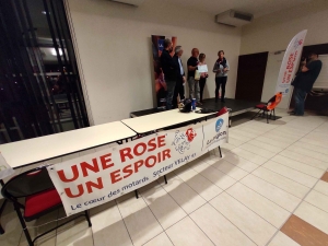 « Une Rose Un Espoir » établit un nouveau record de dons pour la Ligue contre le cancer 43