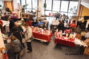 Le Chambon-sur-Lignon : des idées cadeaux et des activités dimanche au marché de Noël