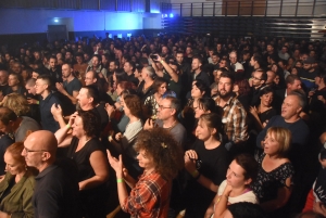 Brives-Charensac : la Rue Ketanou applaudie par 900 spectateurs