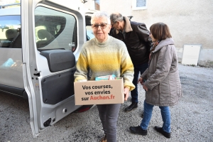 Monistrol-sur-Loire : Rusty Blades livre un chariot de courses aux Restos du coeur