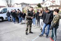 Monistrol-sur-Loire : la gendarmerie en démonstration au lycée Notre-Dame-du-Château (vidéo)