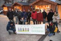 Yssingeaux : Citoyens solidaires pose ses étals sur la place de la Victoire