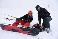 Snowkite : des skieurs dans le vent aux Estables