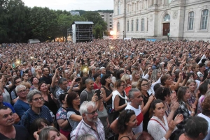 Nuits de Saint-Jacques : 5 000 spectateurs dès le premier soir pour Patriiiiick Bruel