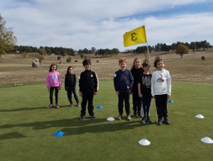 Les écoliers de Laussonne et Lantriac terminent un cycle golf
