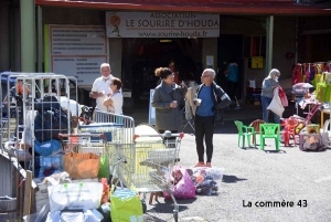 Avant de déménager à Montfaucon, le Sourire d&#039;Houda organise ses dernières Puces samedi à Dunières