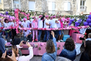 Les classes en 2 mettent de la couleur à Monistrol-sur-Loire (vidéo)