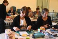Monistrol-sur-Loire : des passionnées de scrapbooking en atelier