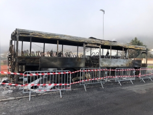 Aurec-sur-Loire : un car scolaire totalement brûlé au milieu de la nuit