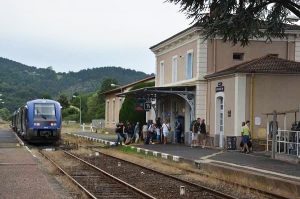 La SNCF divise par deux l&#039;ouverture du guichet de la gare de Retournac