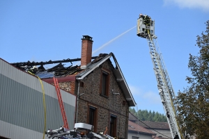 Dunières : une habitation détruite dans un incendie dans le bourg