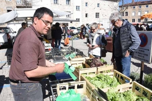 Sainte-Sigolène : des dégustations et des cadeaux pour le marché des producteurs du 11 juin