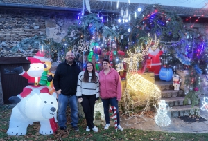 Rosières : cette famille illumine sa maison pour les fêtes de Noël (vidéo)