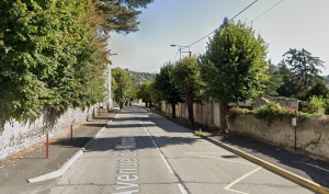 Espaly-Saint-Marcel : une voiture percute un bus et finit contre un arbre