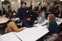 Yssingeaux : collégiens et lycéens profitent d&#039;un forum des métiers et des formations