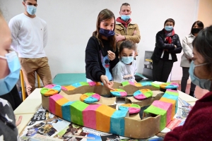 Monistrol-sur-Loire : les ados du Club Jeunesse créent un jeu en carton sur la Haute-Loire