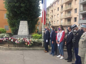 Puy-en-Velay: deux collégiens engagés dans l&#039;école des porte-drapeaux