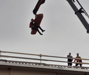 Pont-Salomon : un ouvrier se bloque le dos sur le toit d&#039;un bâtiment de trois étages