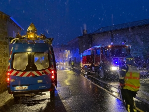 Saint-Romain-Lachalm : un feu prend dans une maison, un octogénaire blessé