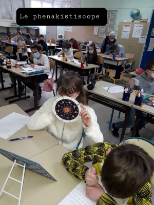 Des jouets optiques en transit à l’école publique de Montfaucon-en-Velay