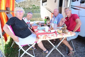 Montfaucon-en-Velay : 18 camping-cars en tournée en Haute-Loire