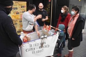 Une soupe populaire gratuite distribuée dans les rues du Puy-en-Velay