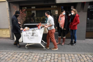 Une soupe populaire gratuite distribuée dans les rues du Puy-en-Velay