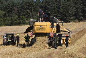 Saint-Christophe-sur-Dolaison : la moissonneuse prend feu lors d&#039;une récolte de blé