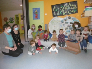Monistrol-sur-Loire : une exposition des bambins de la crèche à voir à la médiathèque