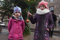 Montfaucon-en-Velay : les enfants ont décoré le grand sapin de Noël