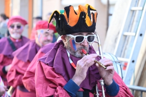 Saint-Didier-en-Velay : la Partie Carnaval compense l&#039;absence du corso (vidéo)