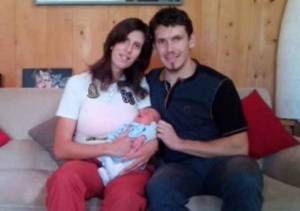 Emmanuelle et Florian Russier avec leur fils Malone.|||