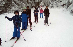 Sainte-Sigolène : les écoliers de Germaine-Tillion découvrent le ski de fond dans le Meygal