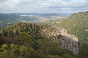 Le Rocher de Costaros à Chamalières-sur-Loire, un site prisé des grimpeurs et des faucons pèlerins