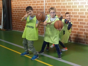 Montfaucon-en-Velay : les écoliers d&#039;Abel-Grimmer initiés au basket