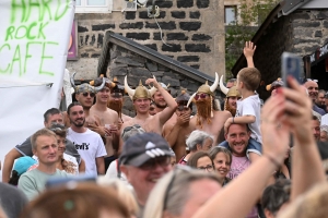 Saint-Front : les hameaux animent le village pour le défilé des chars (vidéo)