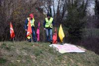 Gilets jaunes et syndicats prolongent la manifestation sur trois ronds-points de Haute-Loire