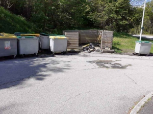Pont-Salomon : un nouveau feu de poubelle dans la rue de la Jeannotte