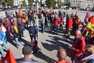 Les retraités manifestent au Puy-en-Velay pour défendre leur pouvoir d&#039;achat