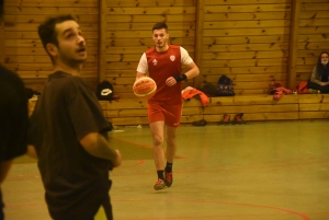 Tence : footballeurs et basketteurs croisent leurs sports pour le Téléthon