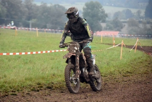 Montfaucon-en-Velay : un bain de boue pour 224 pilotes de motos et quads
